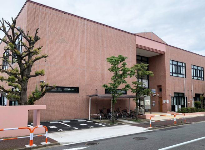足立区立鹿浜図書館